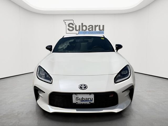 Used 2025 Toyota GR86 Premium w/ ALL Weather Mat Package (TMS) RWD image 2