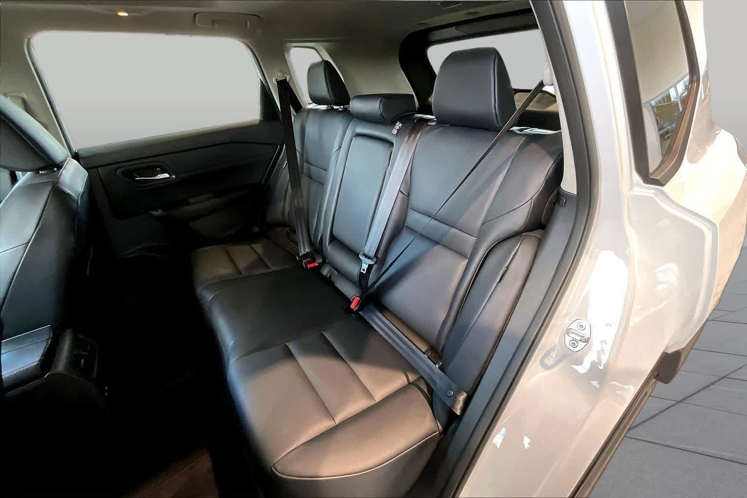 Used 2026 Nissan Rogue Dark Armor FWD image 22