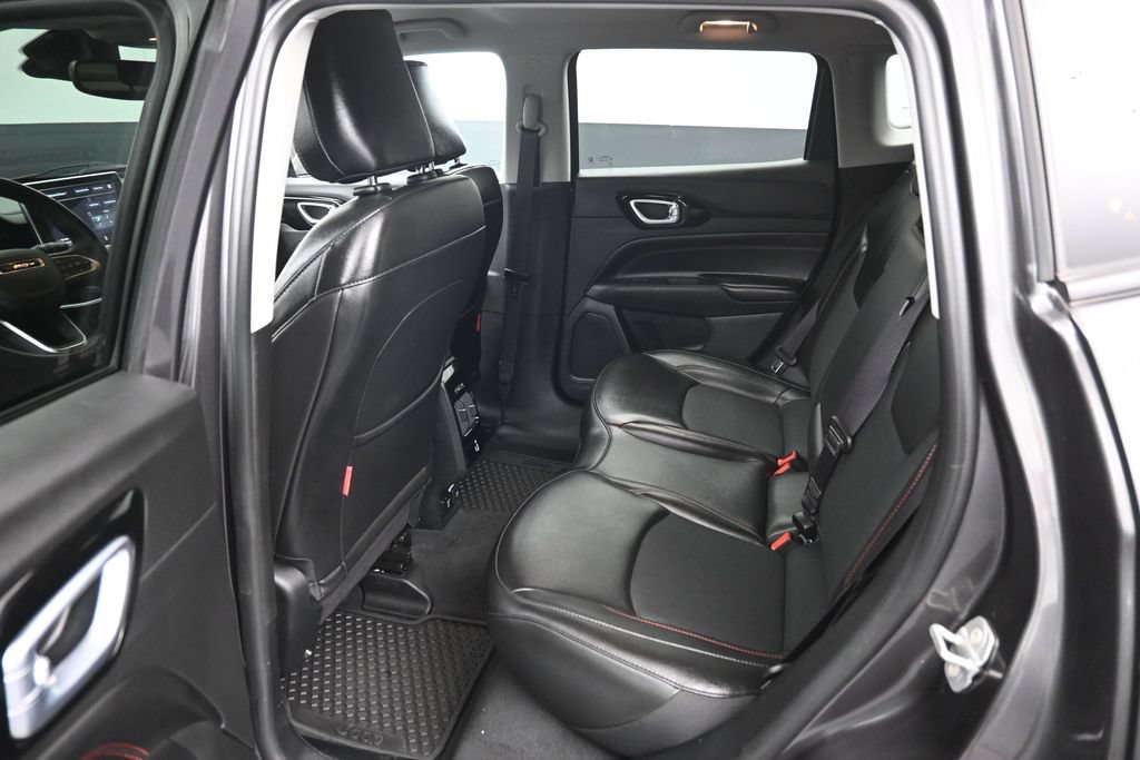 Used 2022 Jeep Compass Trailhawk w/ Trailhawk Convenience Group AWD/4WD image 10
