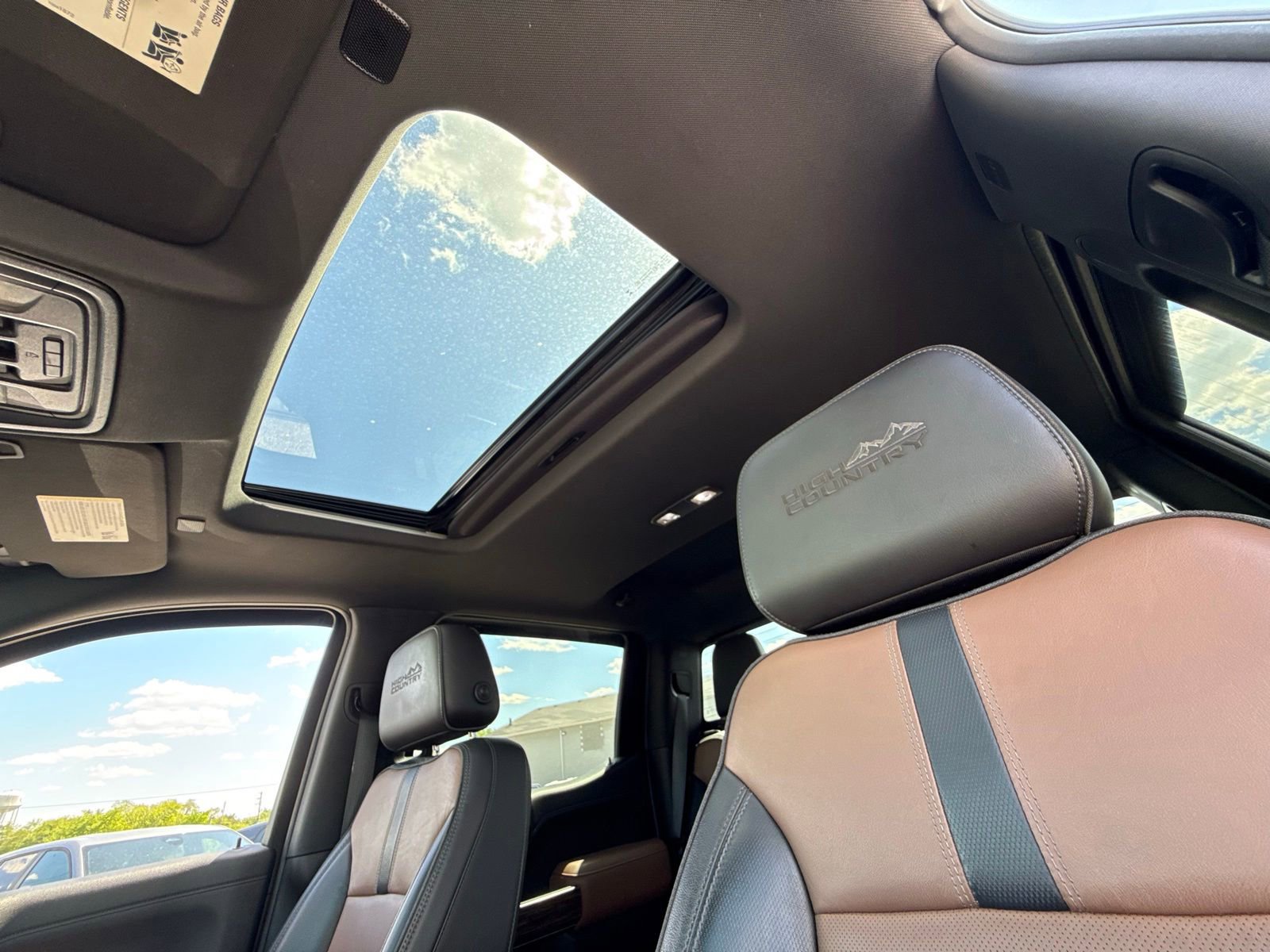 Used 2019 Chevrolet Silverado 1500 High Country w/ High Country Premium Package AWD/4WD image 4