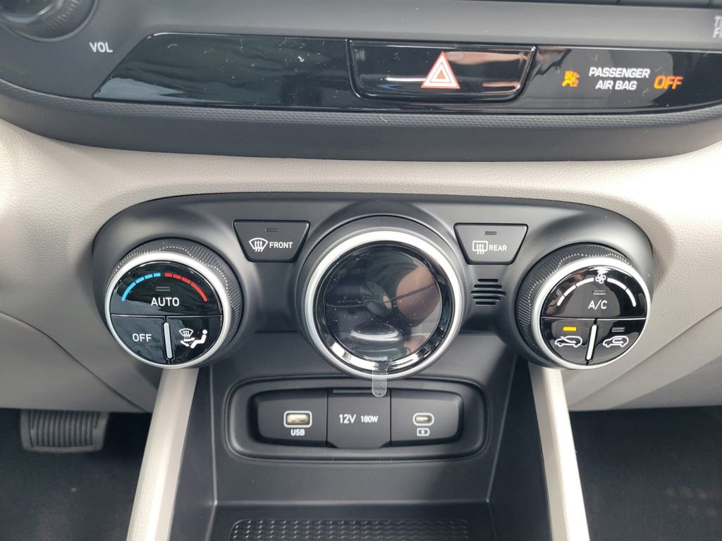 New 2025 Hyundai Venue SEL image 22