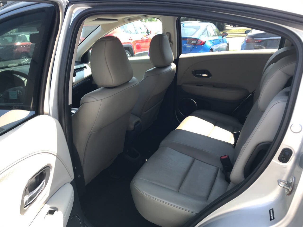 Used 2016 Honda HR-V EX-L image 10