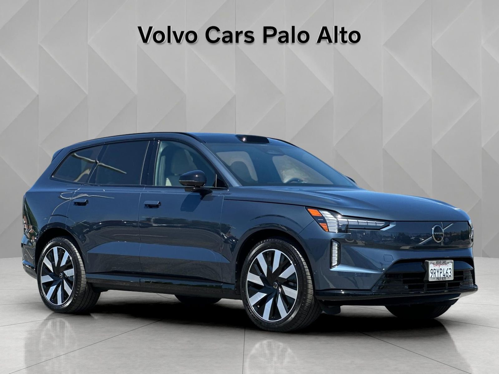 Used 2025 Volvo EX90 Ultra AWD/4WD image 14