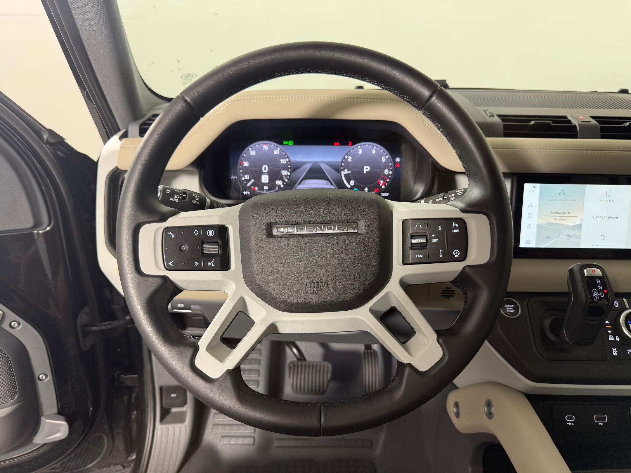 Used 2024 Land Rover Defender 110 X-Dynamic SE AWD/4WD image 26