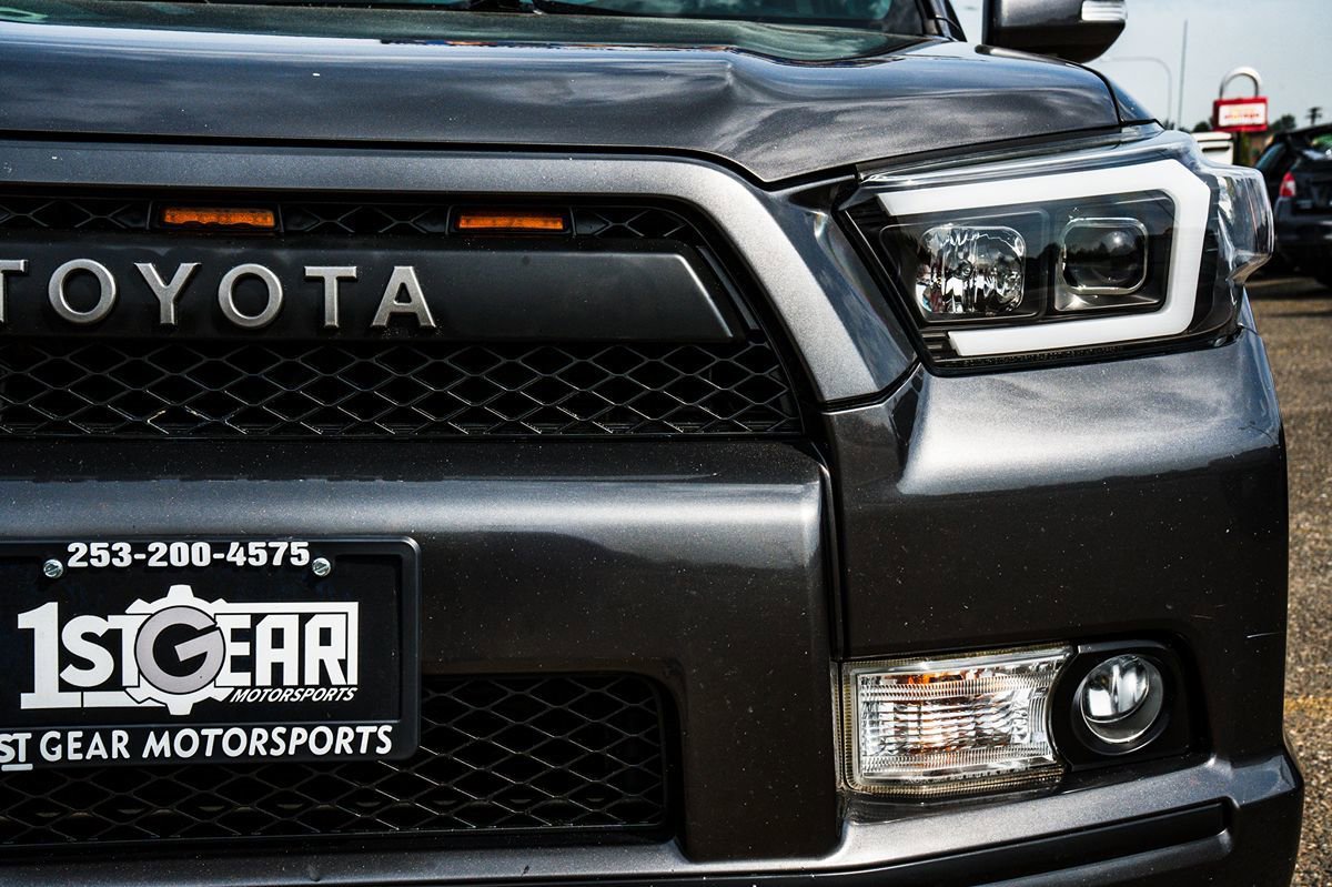 Used 2011 Toyota 4Runner Limited AWD/4WD image 9