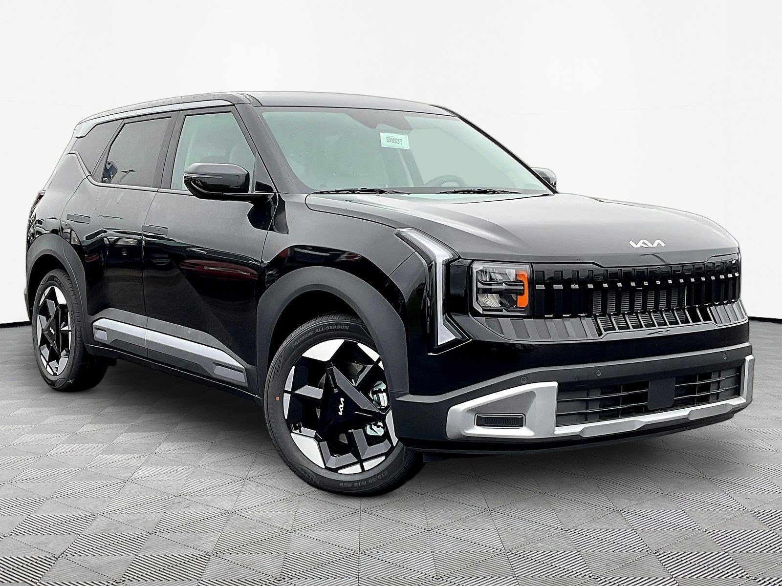 New 2027 Kia Seltos S FWD image 3