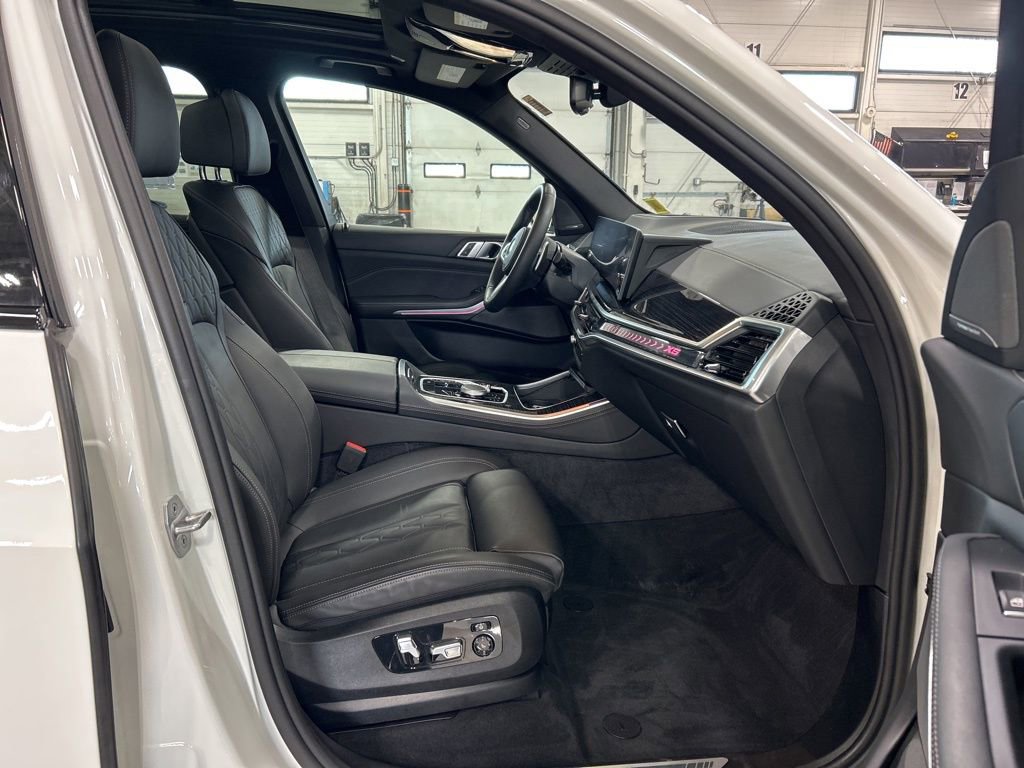 Used 2024 BMW X5 xDrive40i w/ M Sport Package image 24