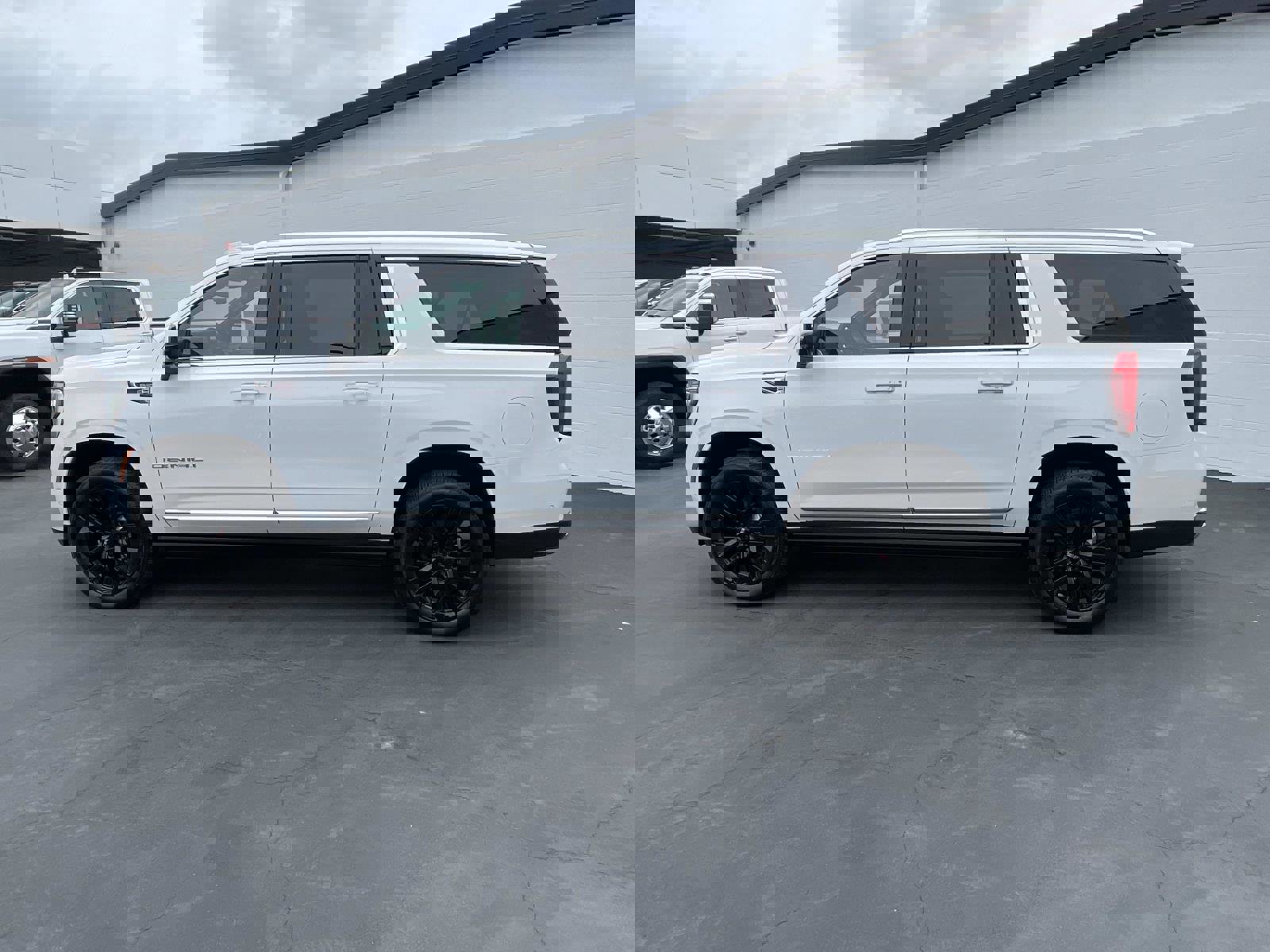 New 2026 GMC Yukon XL Denali w/ Sun & Power Step Package image 8