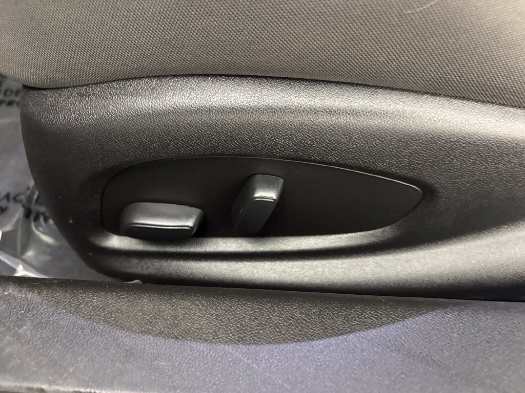 Used 2020 Chevrolet Camaro LT RWD image 13
