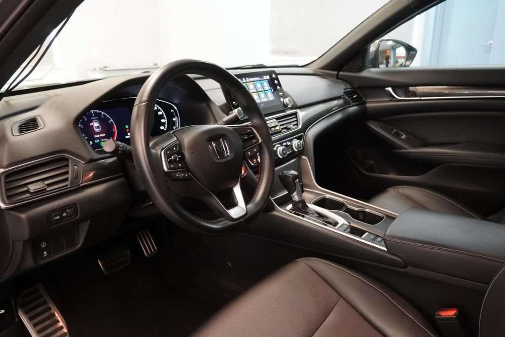 Used 2018 Honda Accord Sport image 6