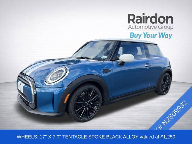 Used 2022 MINI Cooper 2-Door Hardtop FWD image 3