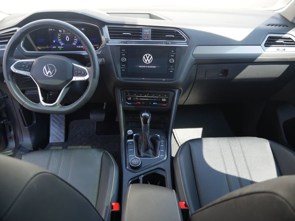 Used 2023 Volkswagen Tiguan SE w/ Panoramic Sunroof Package AWD/4WD image 31