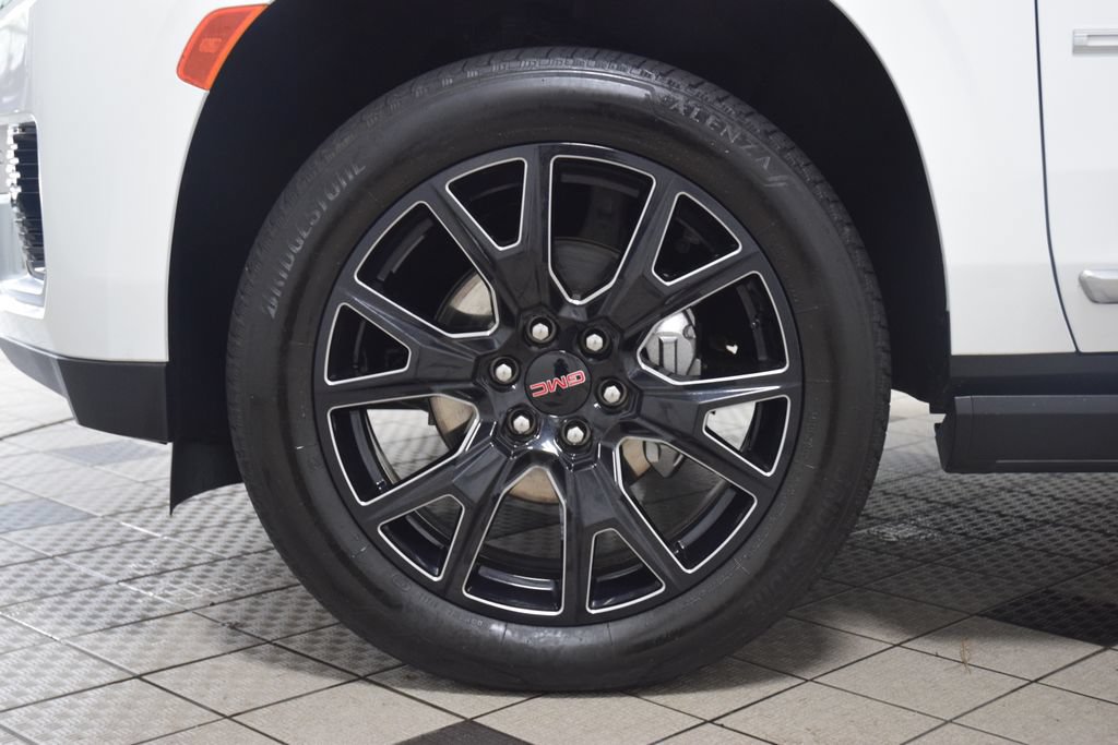 Used 2024 GMC Yukon XL Denali AWD/4WD image 30