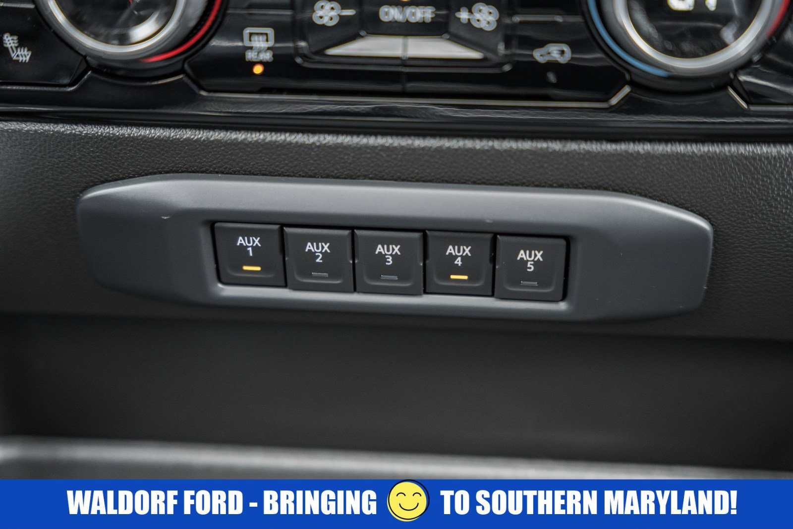 Used 2024 Chevrolet Silverado 3500 High Country w/ High Country Premium Package image 32