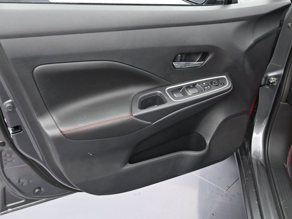 New 2025 Nissan Versa SR w/ Trunk Package FWD image 10