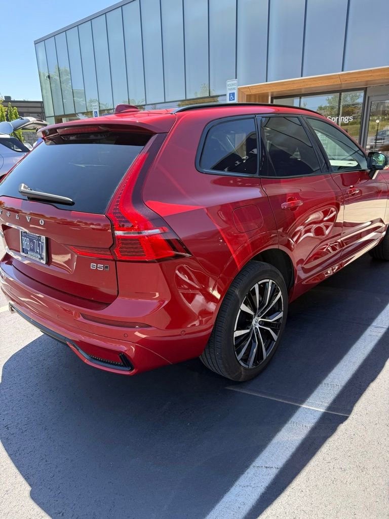 Certified 2024 Volvo XC60 B5 Plus w/ Climate Package AWD/4WD image 7