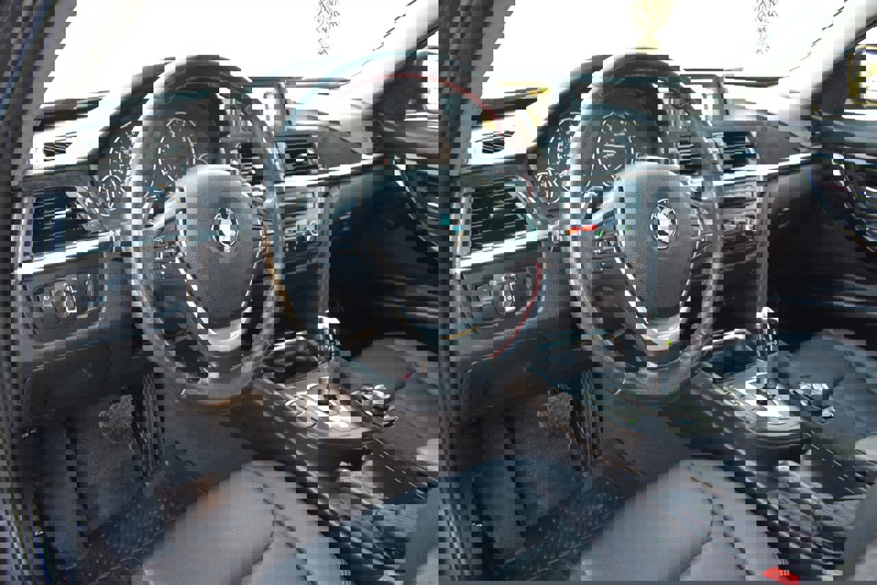 Used 2015 BMW 328i Sedan image 3