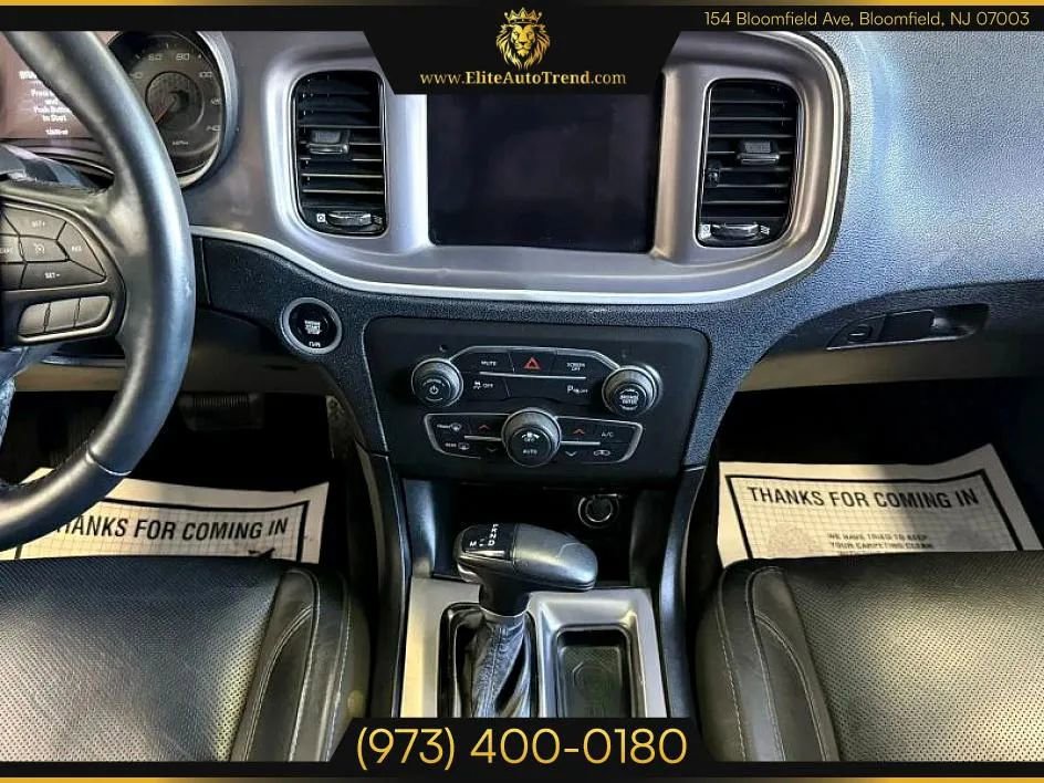 Used 2022 Dodge Charger SXT w/ Blacktop Package image 12