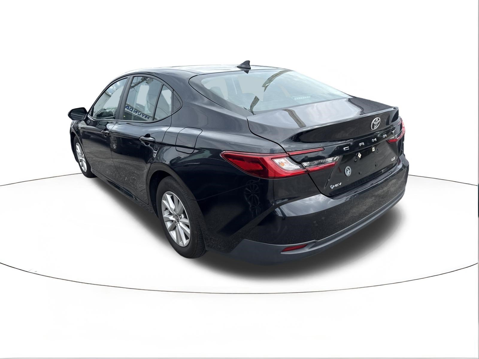 Used 2025 Toyota Camry LE FWD image 3