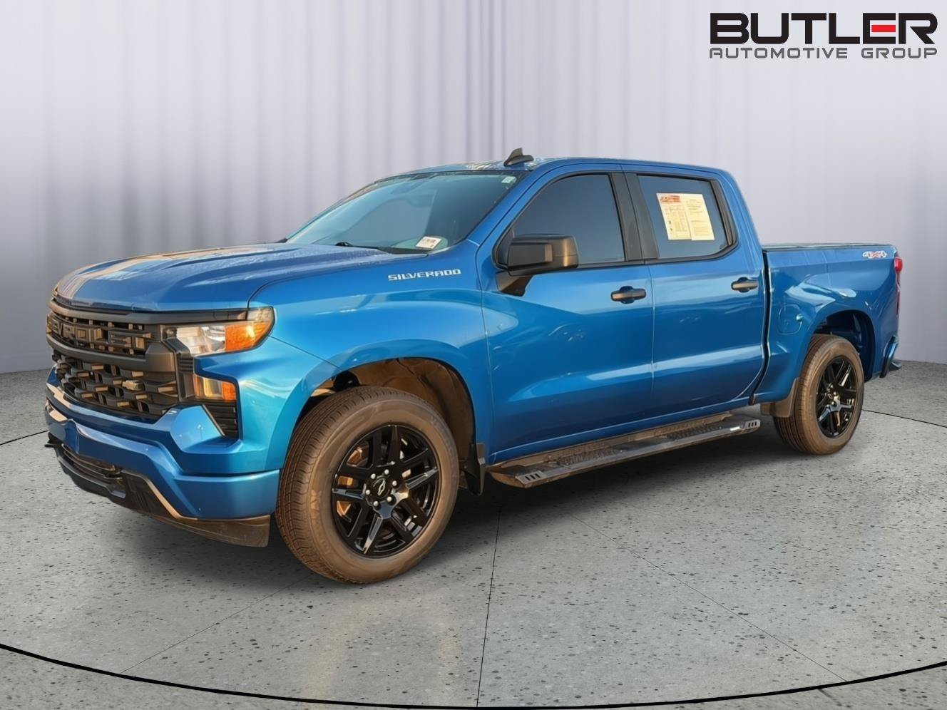 Used 2023 Chevrolet Silverado 1500 Custom AWD/4WD image 2