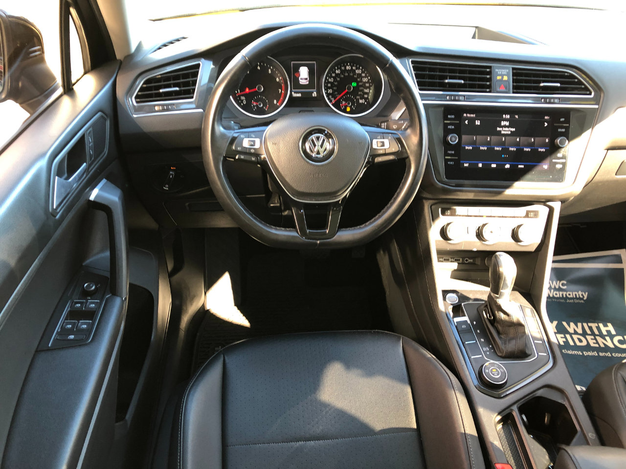Used 2019 Volkswagen Tiguan SE w/ Panoramic Sunroof Package image 9