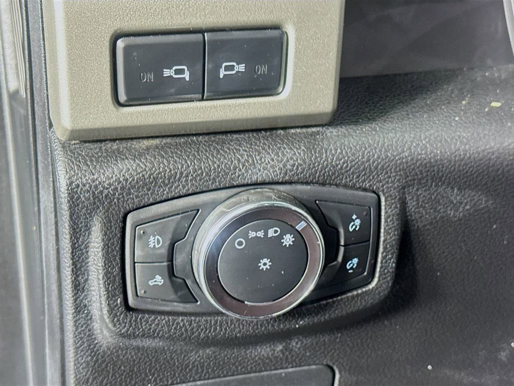 Used 2017 Ford F150 Lariat image 10