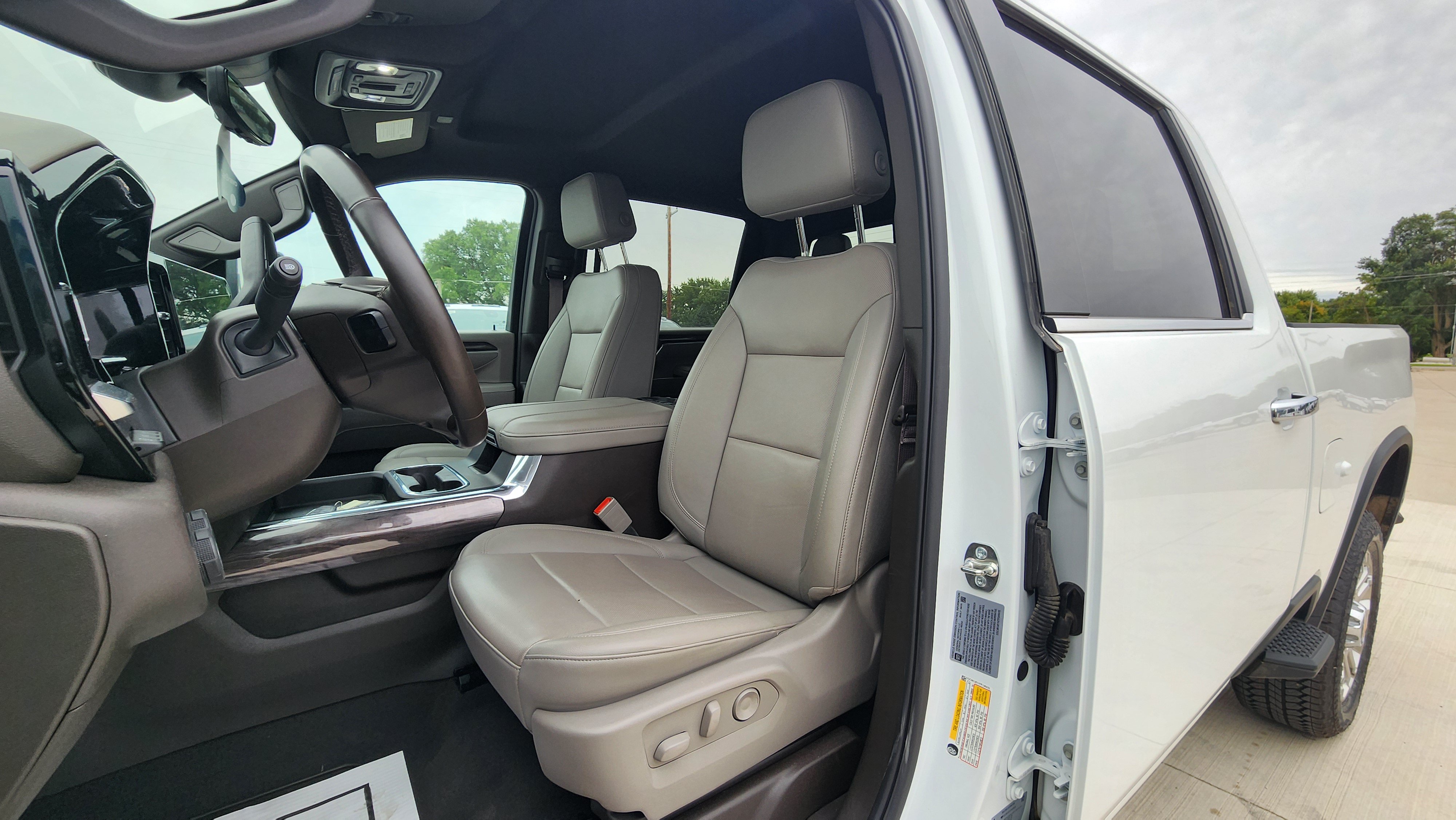 Certified 2026 Chevrolet Silverado 3500 LTZ w/ LTZ Plus Package AWD/4WD image 12