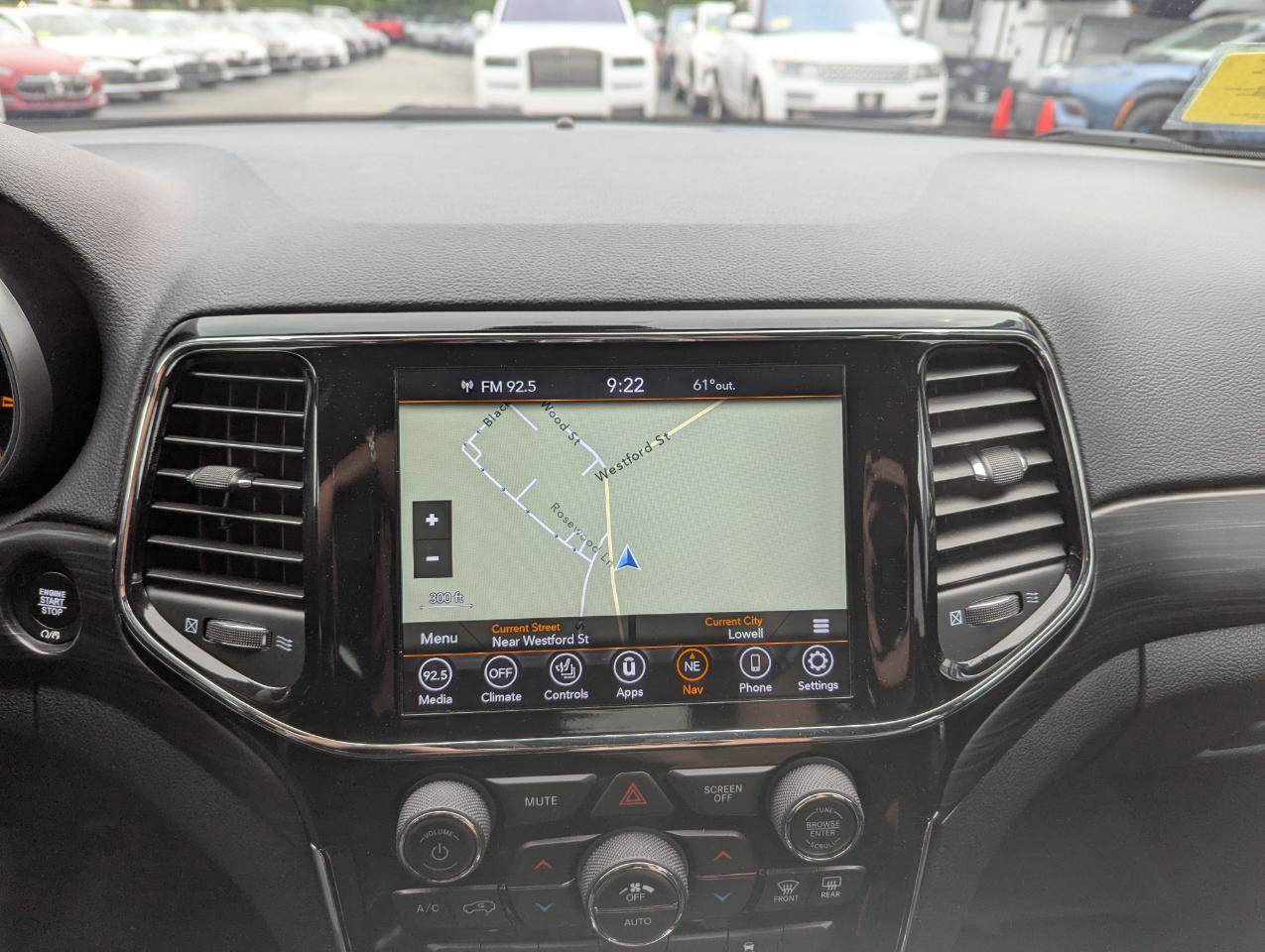 Used 2020 Jeep Grand Cherokee Altitude AWD/4WD image 21