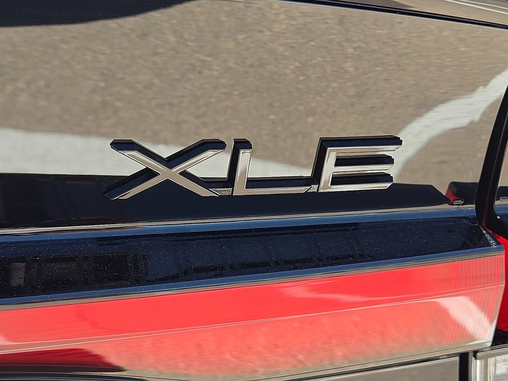 New 2027 Toyota Prius XLE FWD image 11
