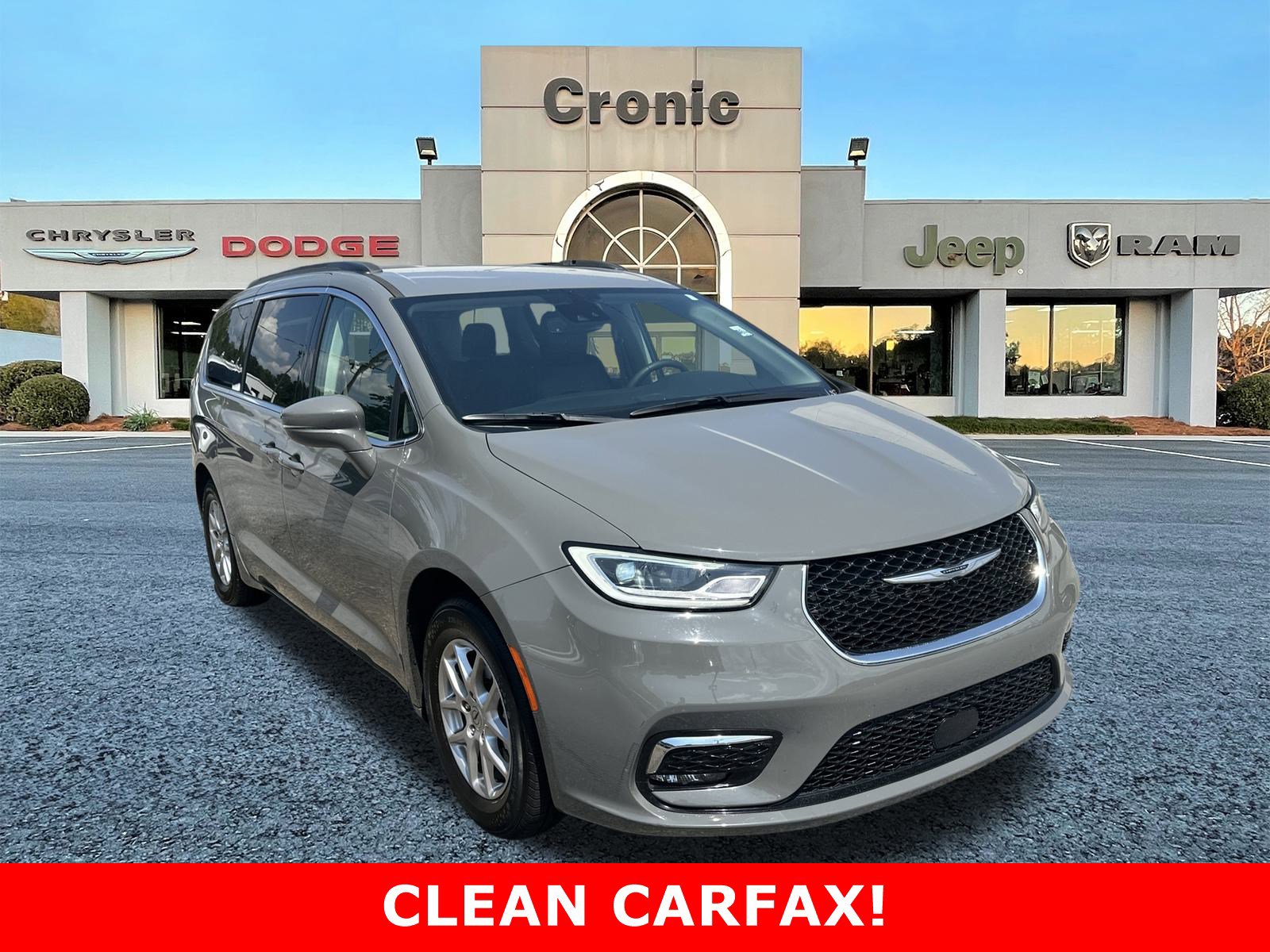 Used 2022 Chrysler Pacifica Touring-L