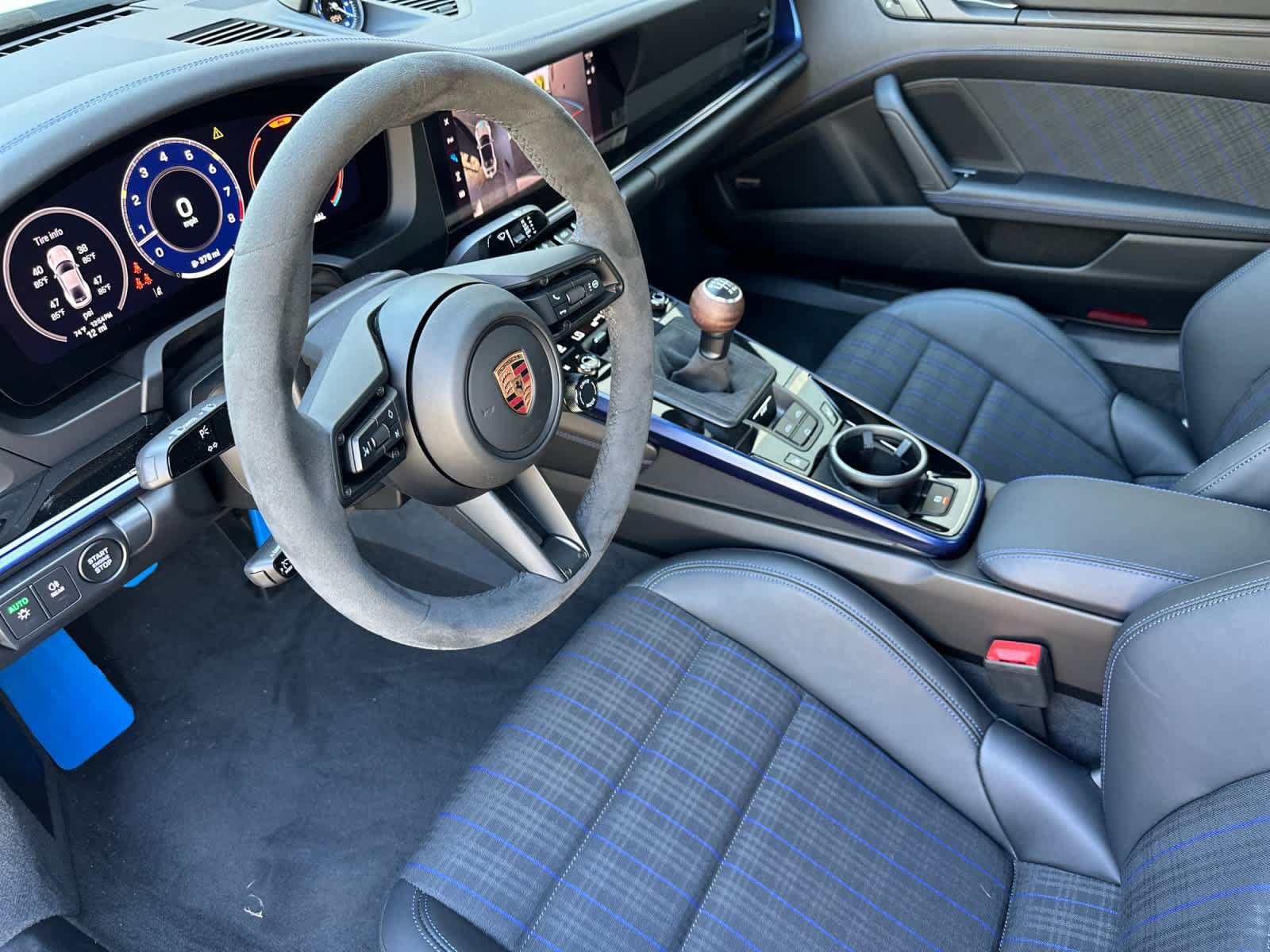 New 2026 Porsche 911 Carrera T RWD image 4