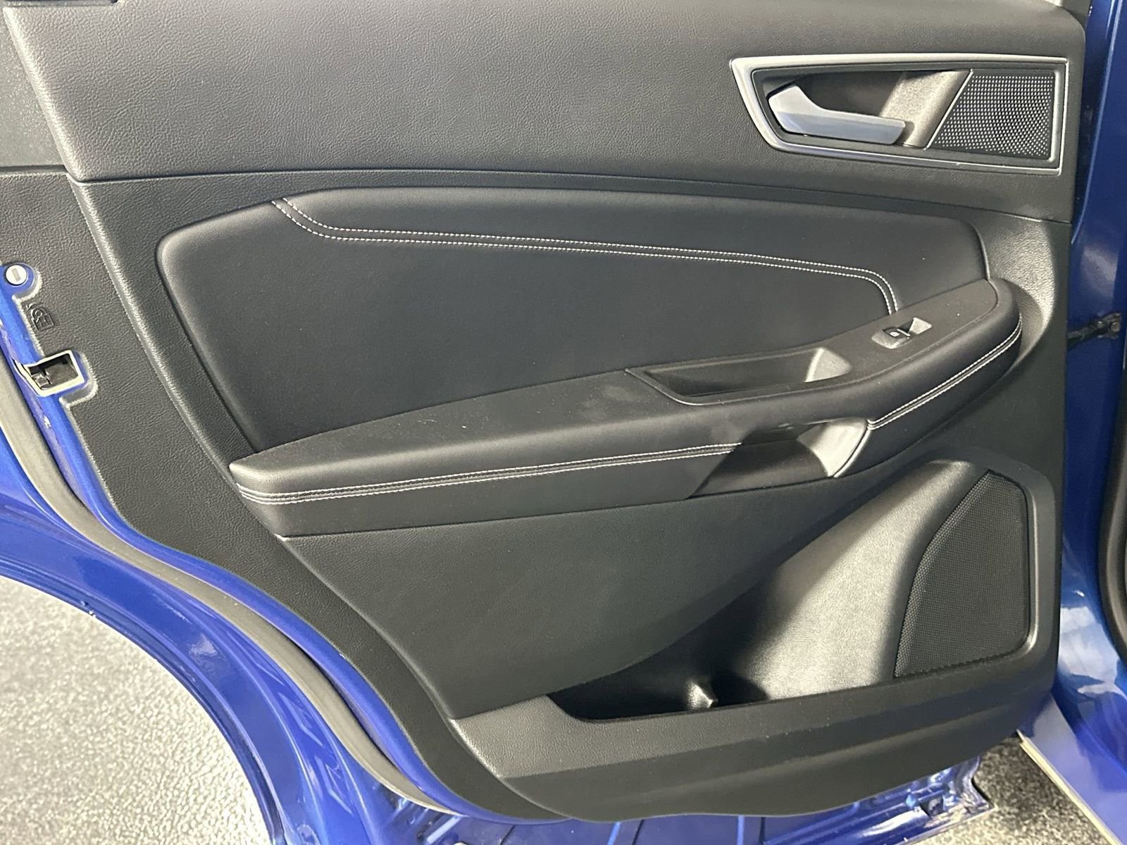Used 2024 Ford Edge Titanium image 32