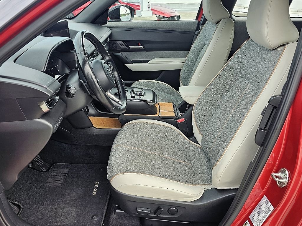 Certified 2022 MAZDA MX-30 Electric w/ Premium Plus Pkg FWD image 27