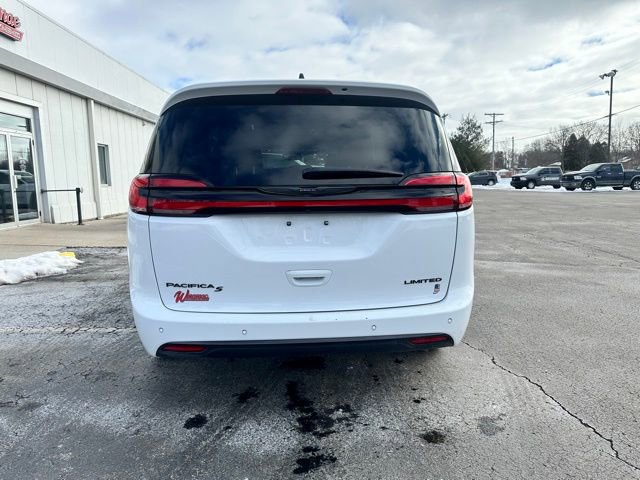 Used 2025 Chrysler Pacifica Limited FWD image 5
