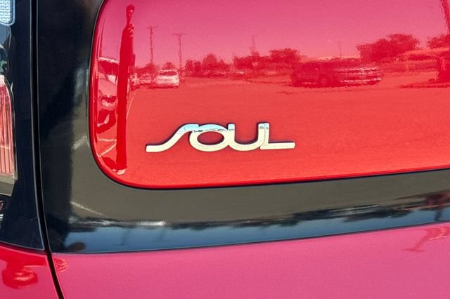 Used 2014 Kia Soul + w/ Audio Package FWD image 33