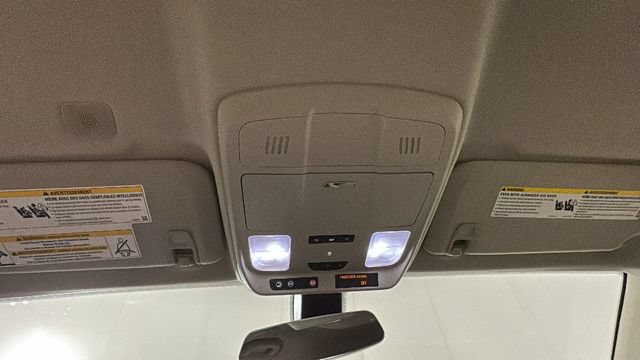 Used 2020 Buick Envision Essence FWD image 26