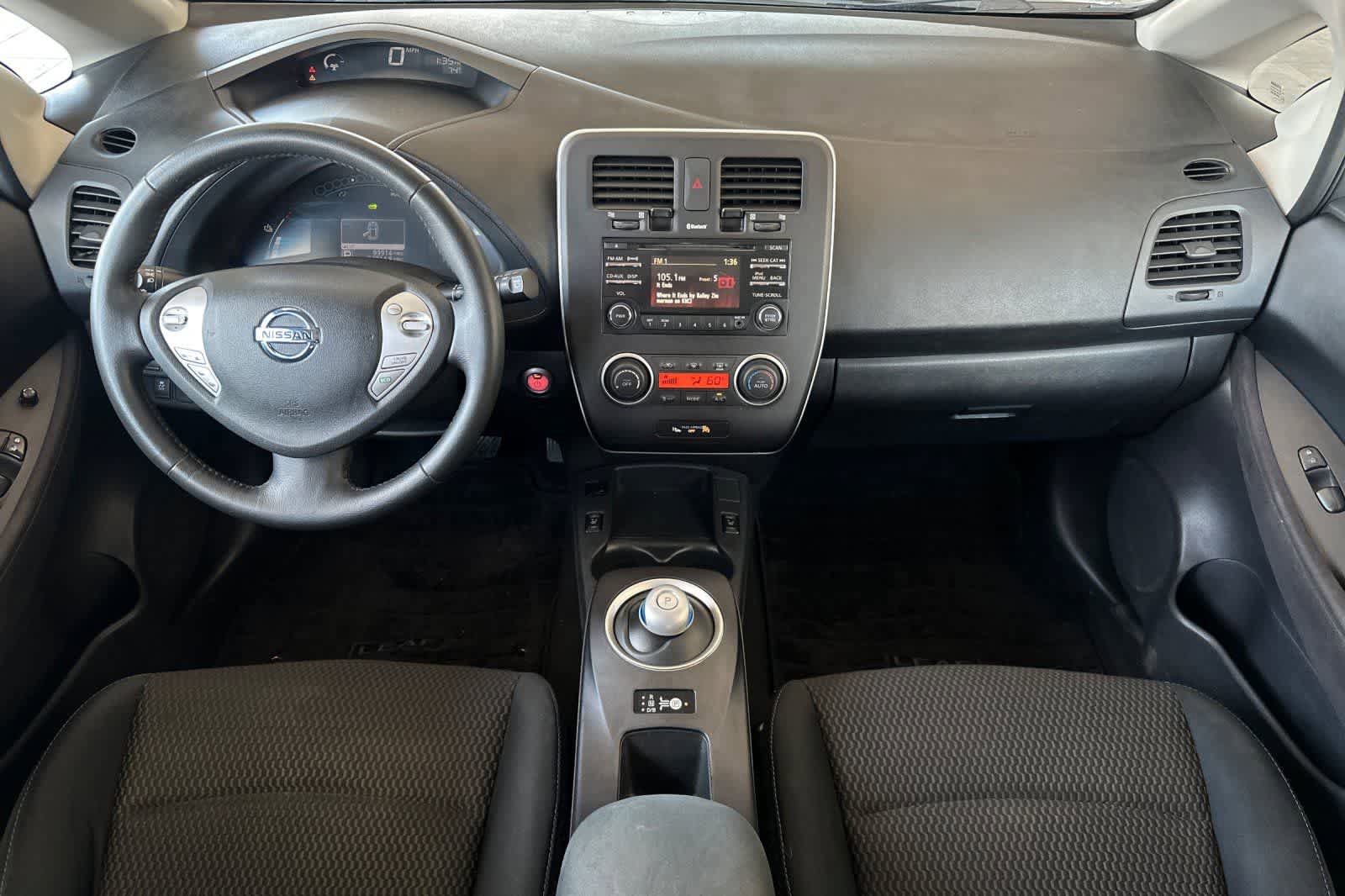 Used 2015 Nissan Leaf S w/ Charge Package FWD image 3