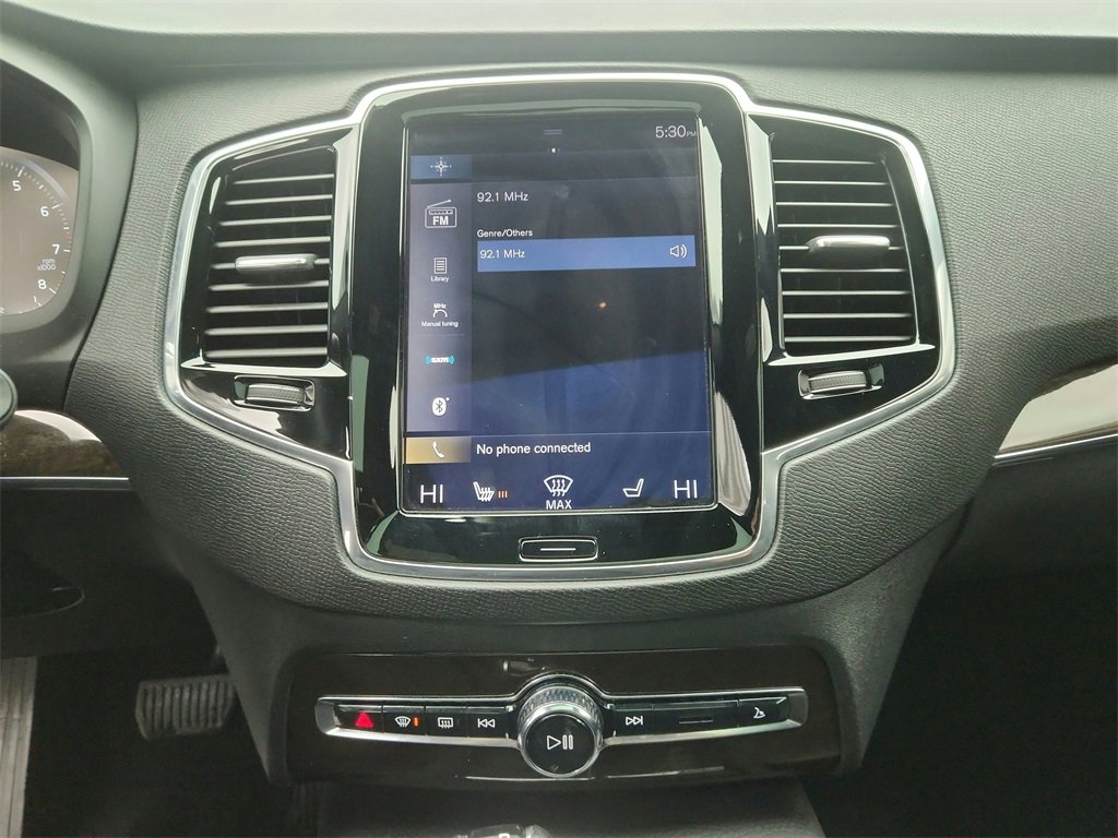 Used 2017 Volvo XC90 T6 Momentum w/ Vision Package image 19