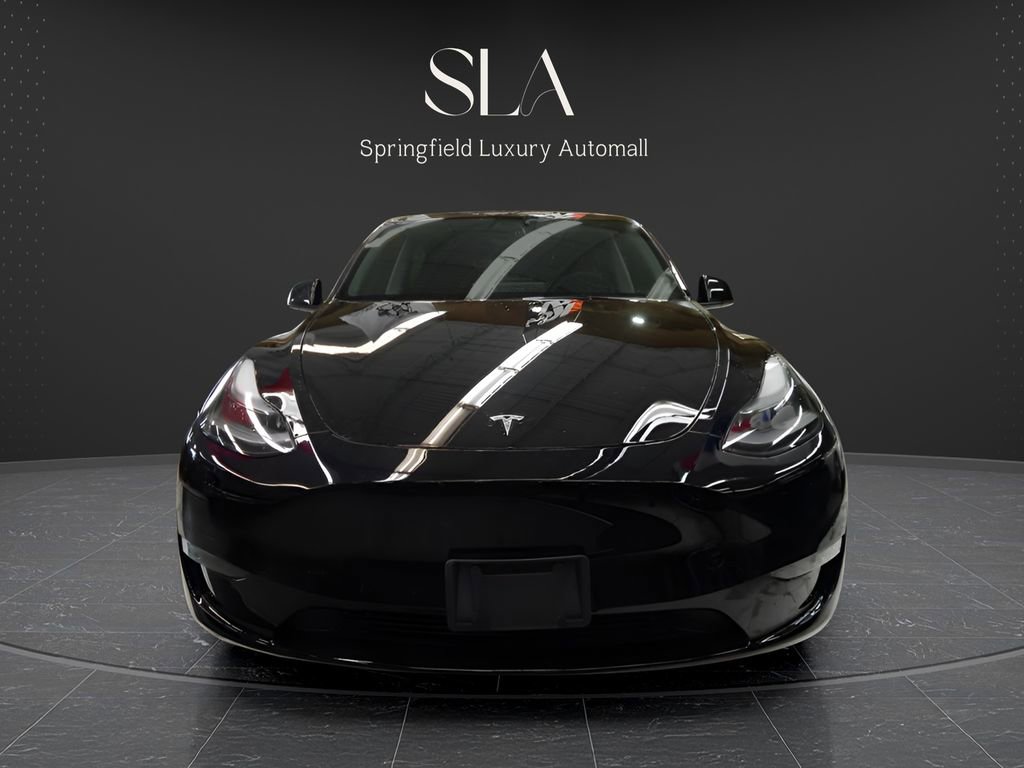 Used 2024 Tesla Model Y Long Range AWD/4WD image 2