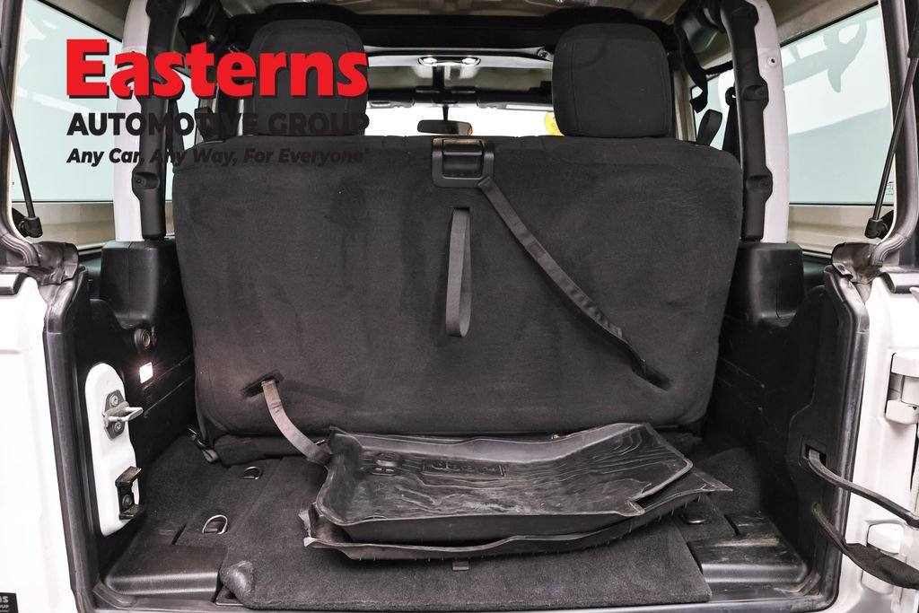 Used 2020 Jeep Wrangler Sport AWD/4WD image 9
