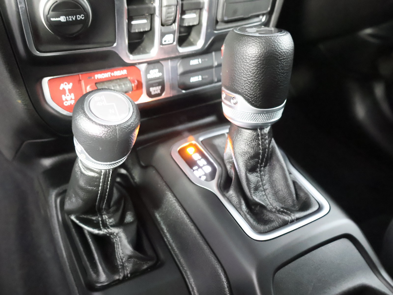 Used 2025 Jeep Wrangler Unlimited Rubicon AWD/4WD image 40