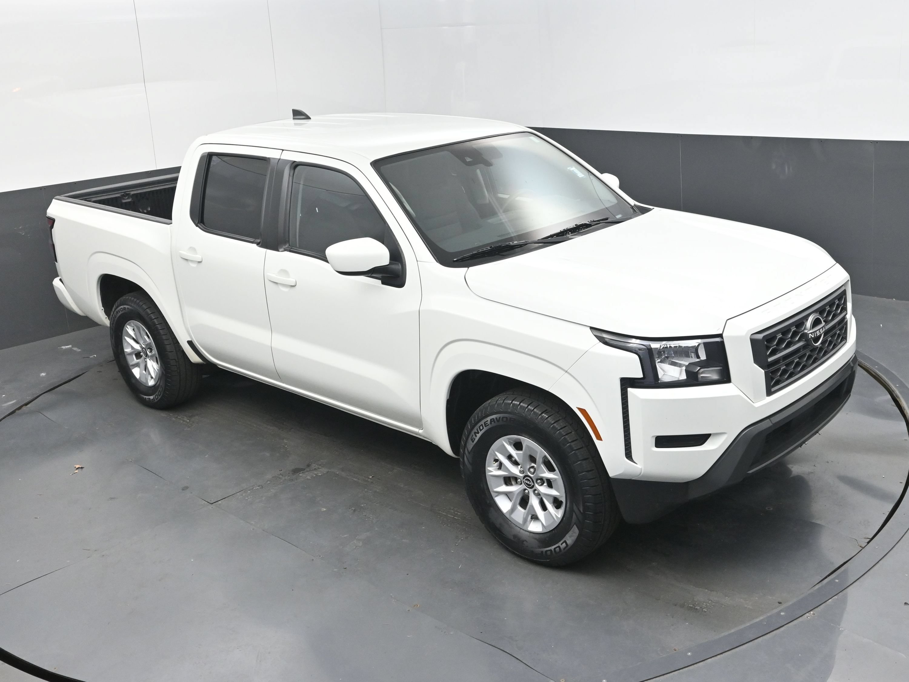 Used 2024 Nissan Frontier SV RWD image 23