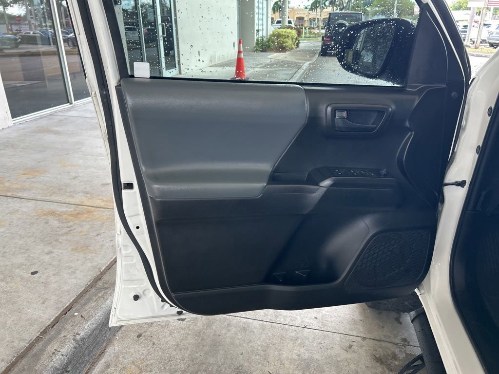 Used 2022 Toyota Tacoma 2WD Double Cab image 32