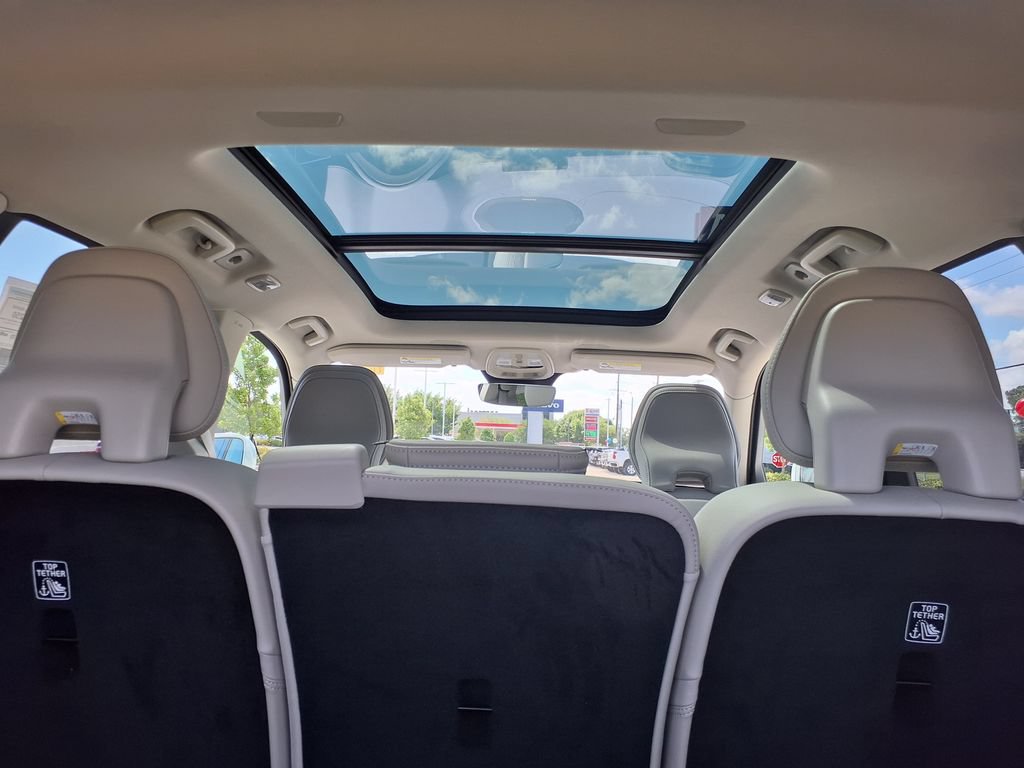 New 2026 Volvo XC90 T8 Ultra w/ Protection Package Premier AWD/4WD image 24