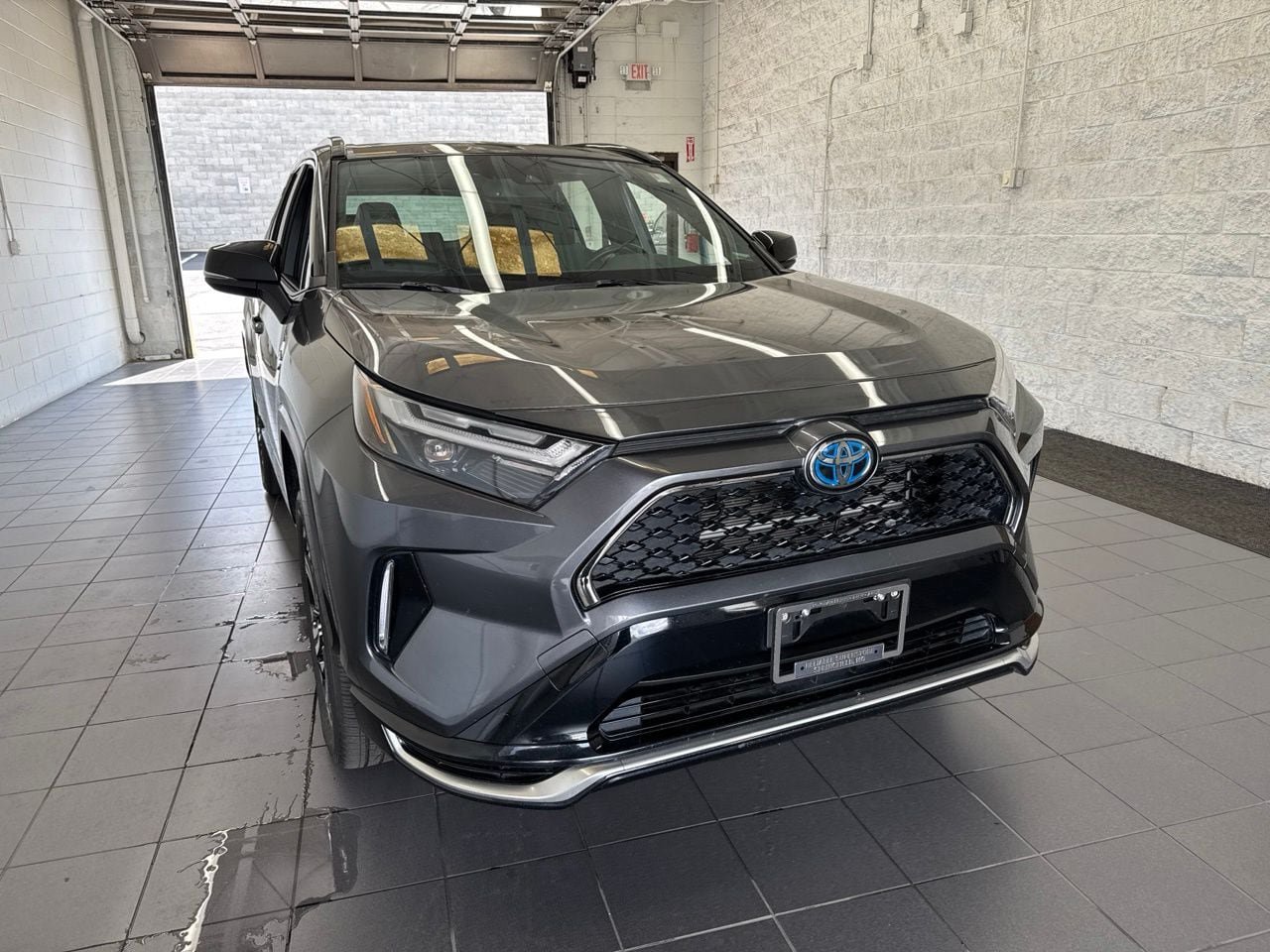 Used 2024 Toyota RAV4 XSE AWD/4WD image 2