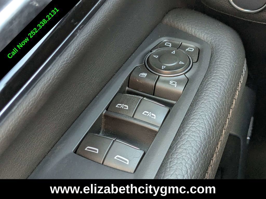 Used 2025 GMC Yukon Denali image 25