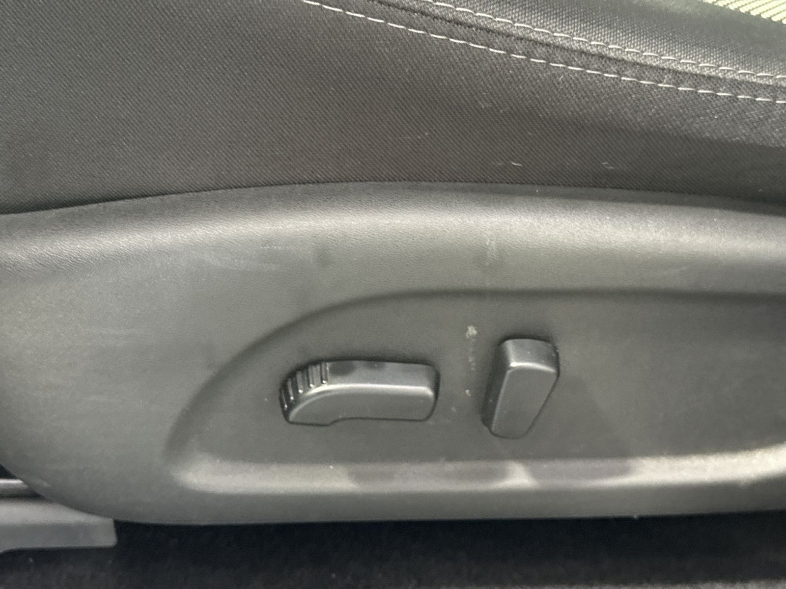 Used 2019 Nissan Pathfinder SV AWD/4WD image 15
