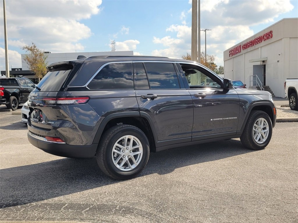 Used 2025 Jeep Grand Cherokee Laredo X w/ Luxury Tech Group I image 7
