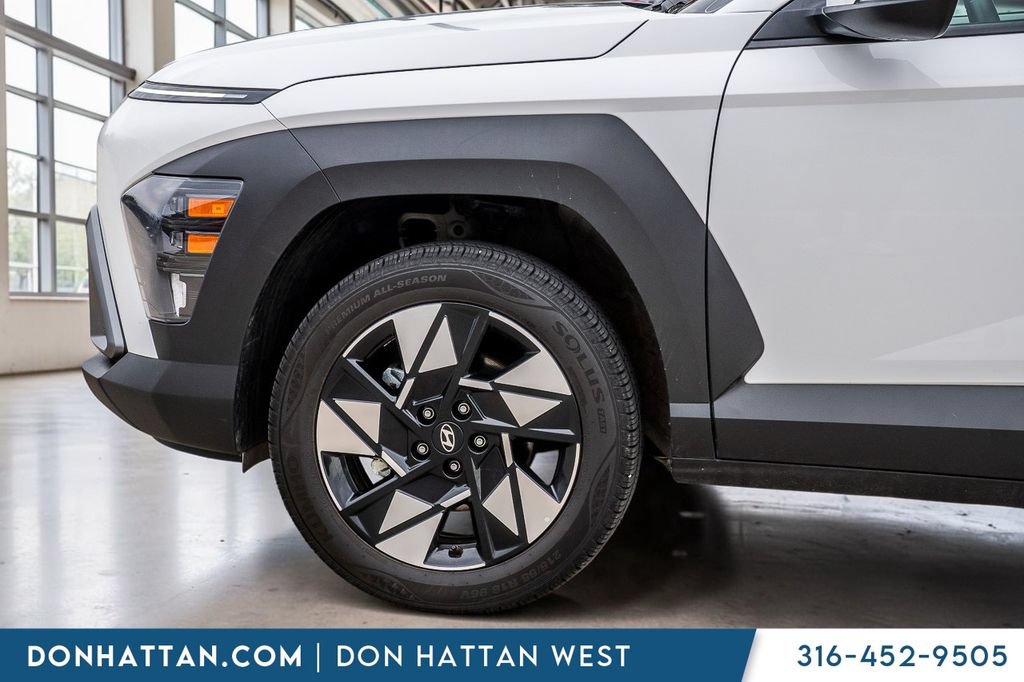Used 2025 Hyundai Kona SEL AWD/4WD image 32