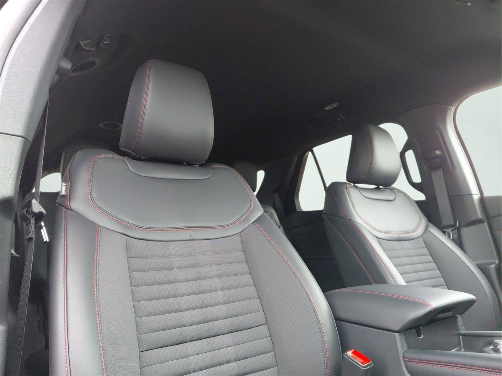 New 2026 Ford Explorer ST-Line w/ ST-Line Street Pack image 15